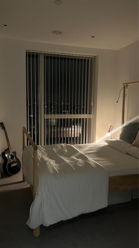 Room Devan Grove in Greater London