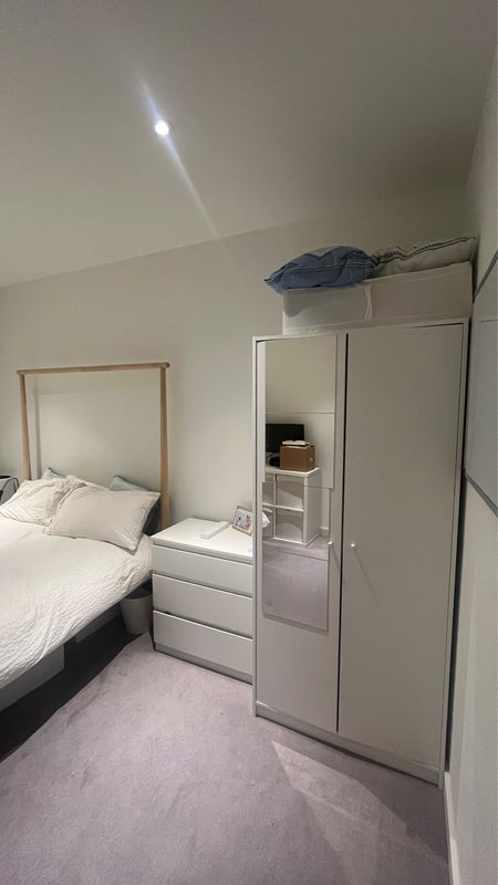 Room Devan Grove in Greater London