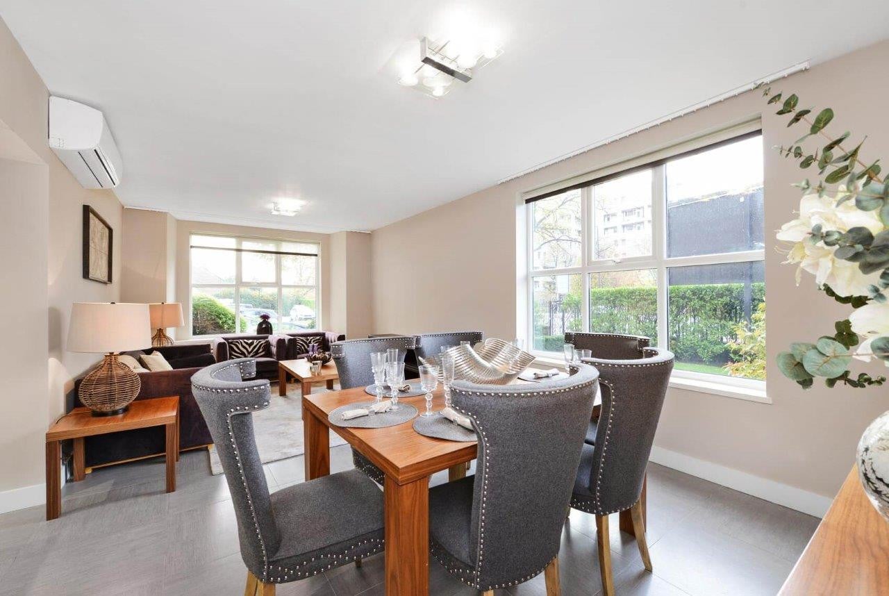 Flat Finchley Road in Greater London