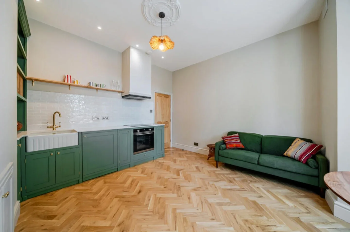 Flat Chadwick Road in Greater London