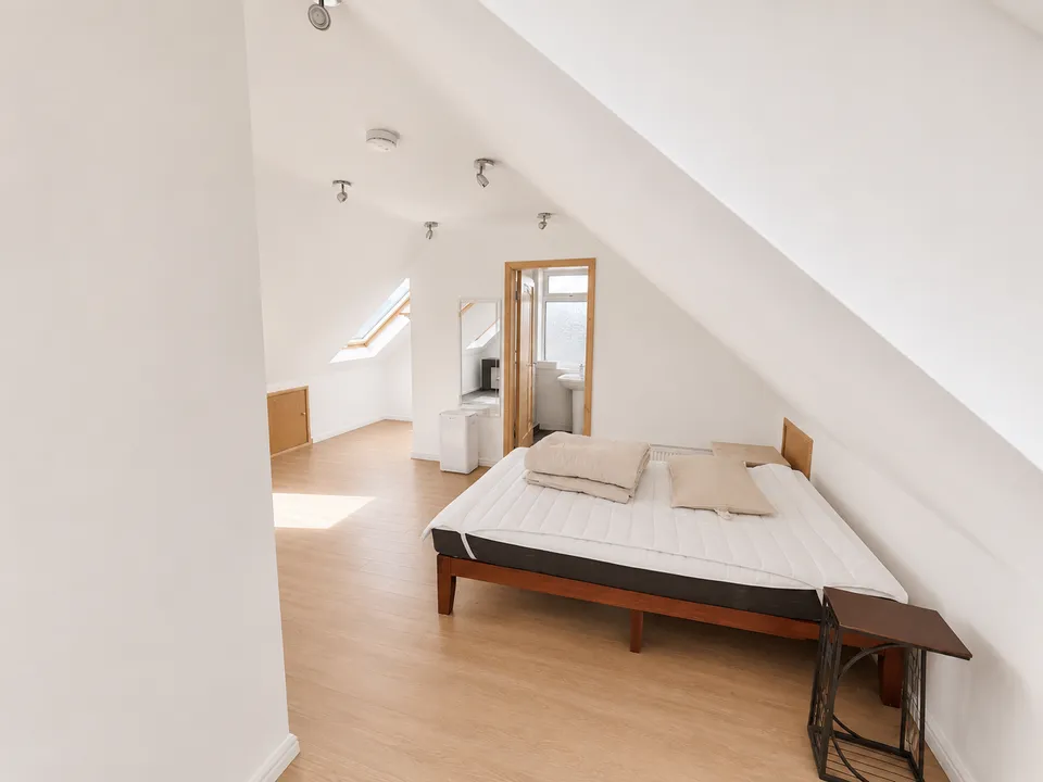 Room Malmesbury Road in Southampton