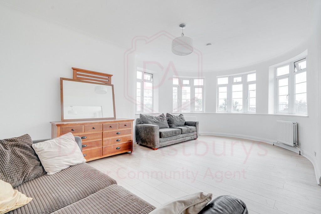 Flat Hilgrove Road in Greater London