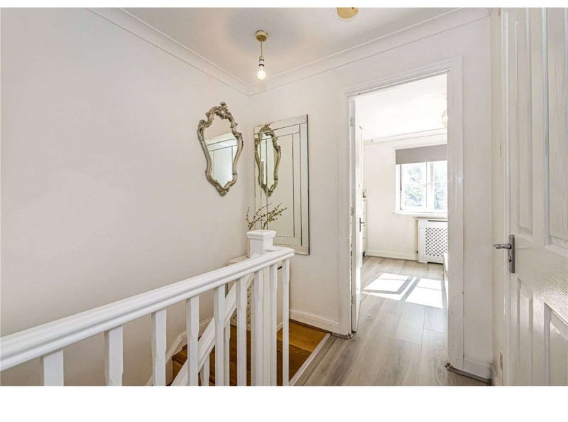 Room Dingle Gardens in Greater London