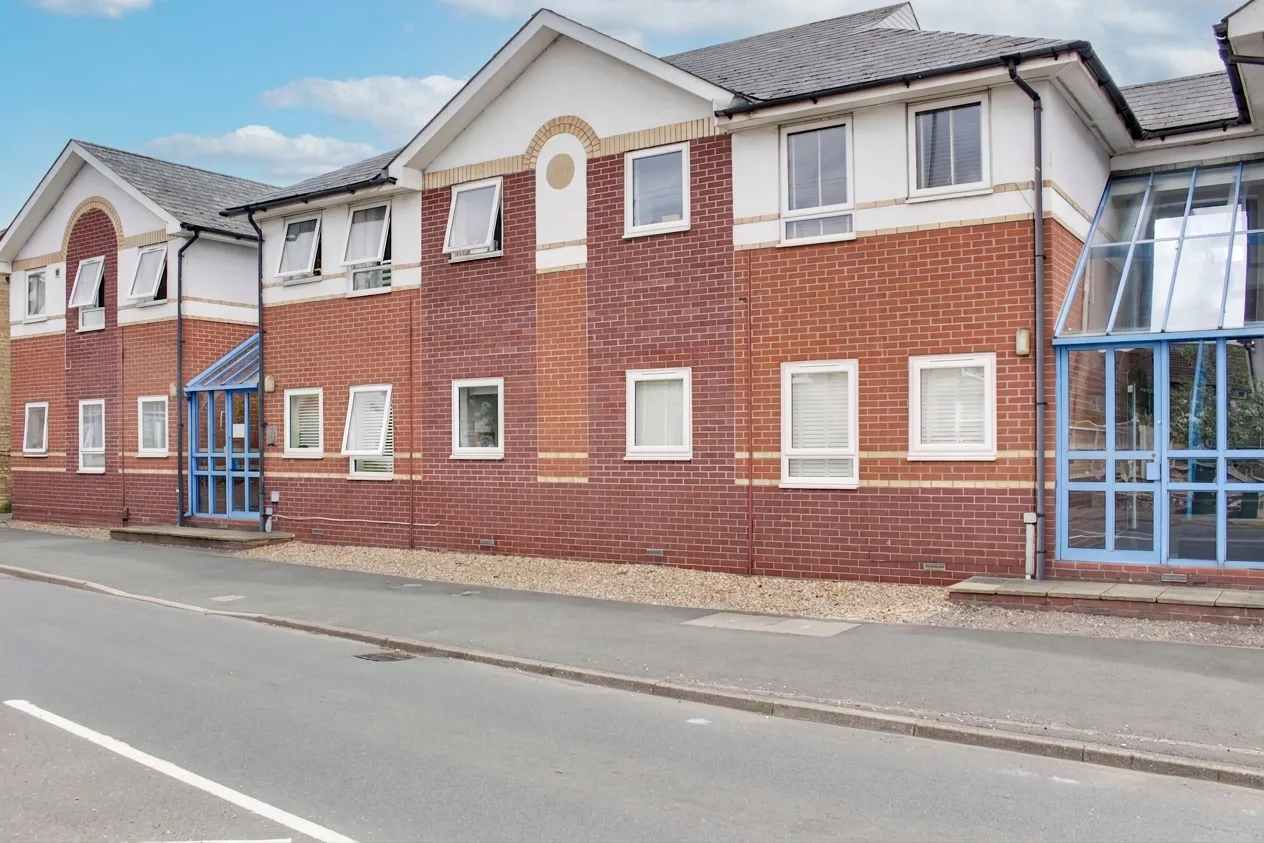 Flat Royce Court in Huntingdonshire