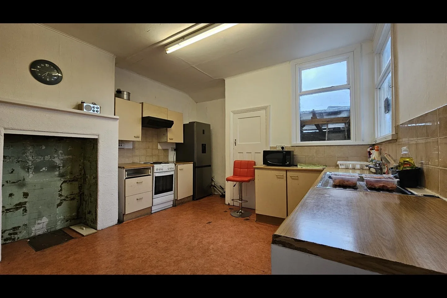 Room New Road in Greater London