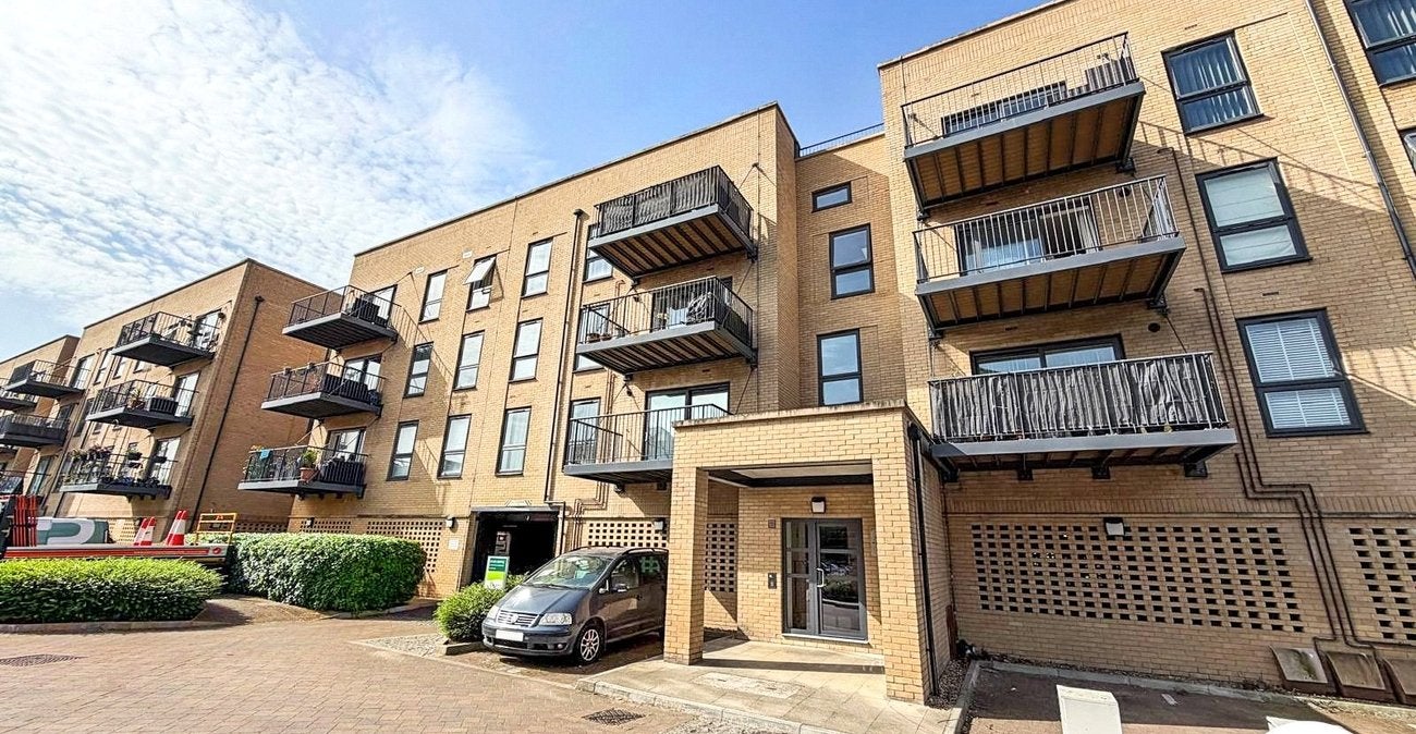 Flat Milburn Road in Gillingham