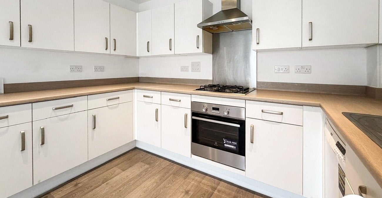 Flat Milburn Road in Gillingham