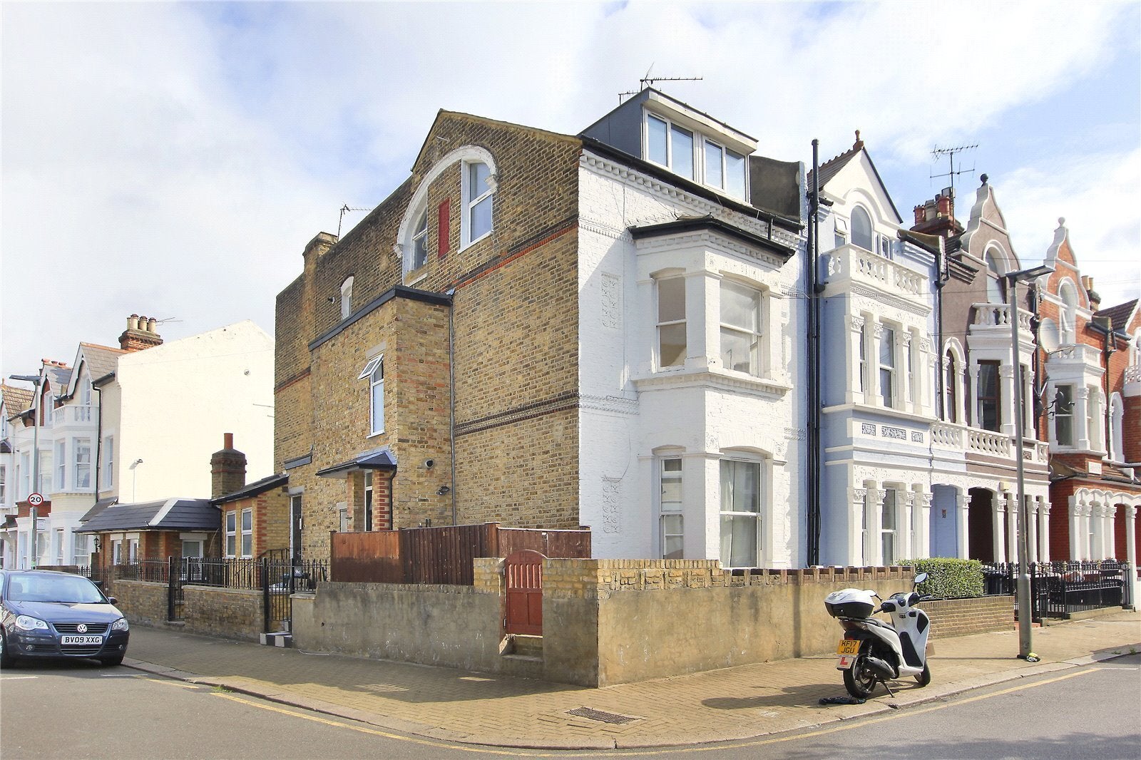 Flat Mysore Road in Greater London