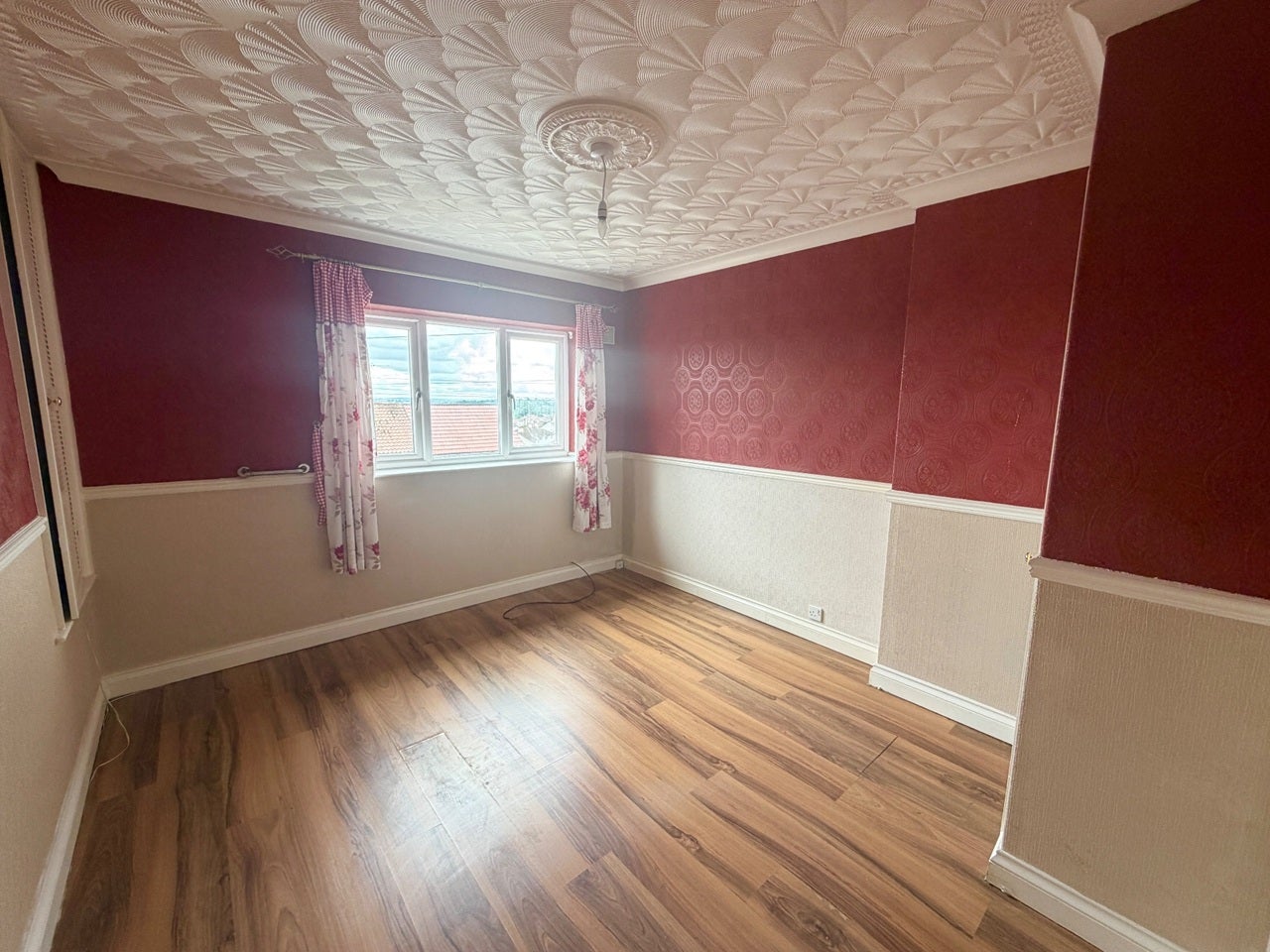 House Cedar Avenue in Doncaster
