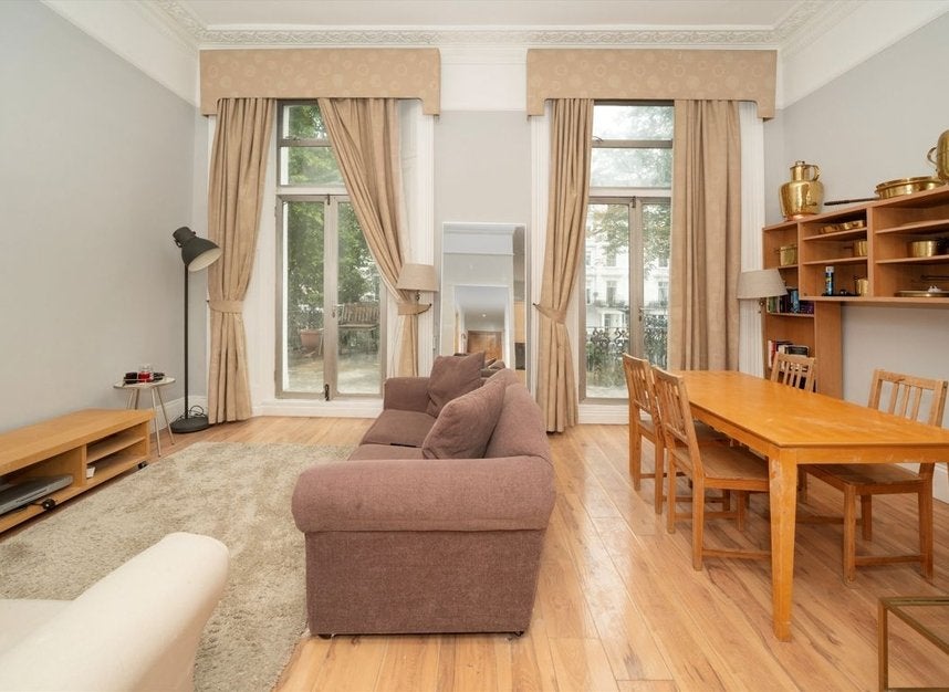 Flat St Stephen's Gardens in City of Westminster