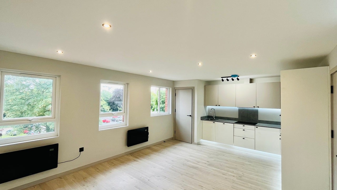 Flat Kingston Road in Borough of Spelthorne