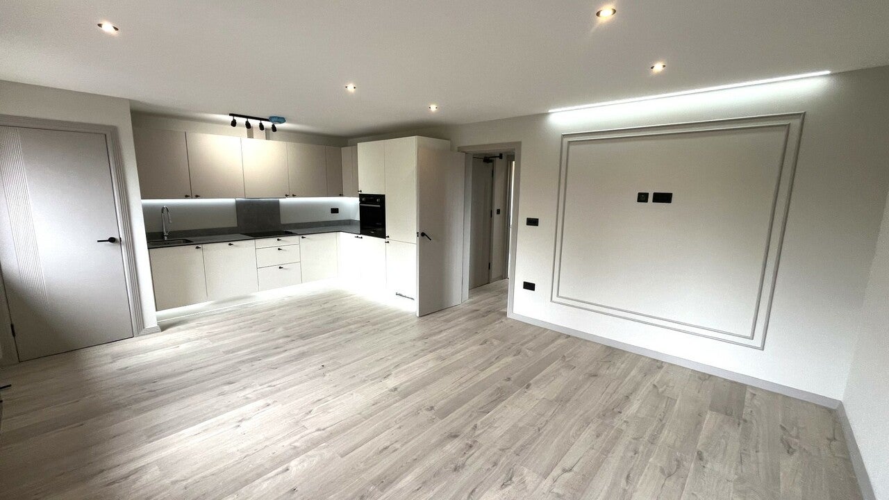 Flat Kingston Road in Borough of Spelthorne