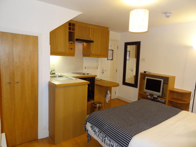 Flat Mabledon Place in Greater London
