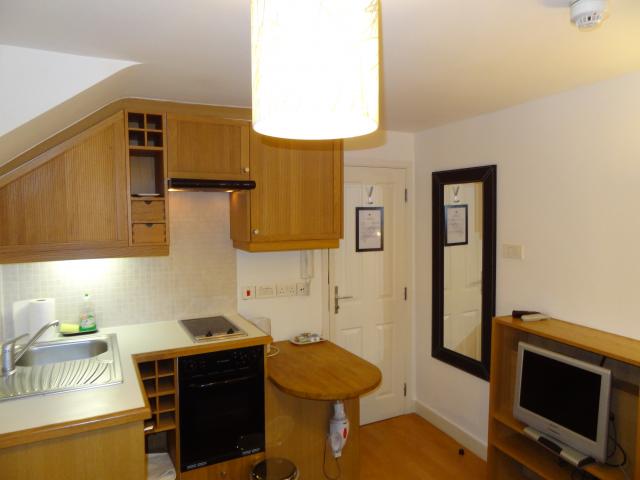 Flat Mabledon Place in Greater London