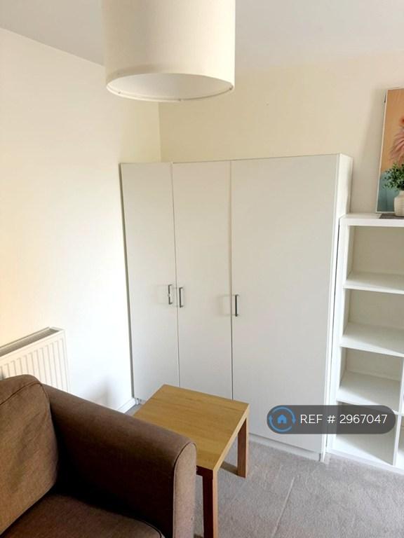 Room Fen Street in Milton Keynes
