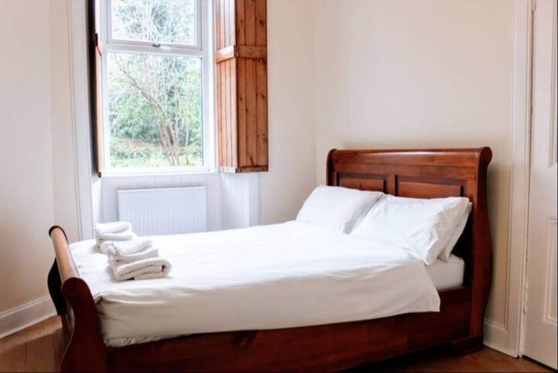Flat Broughton Road in City of Edinburgh
