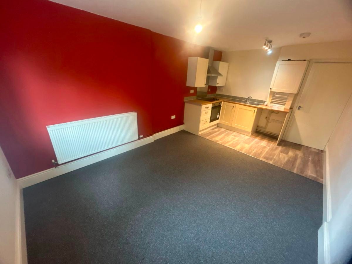 Flat Hainton Avenue in Grimsby