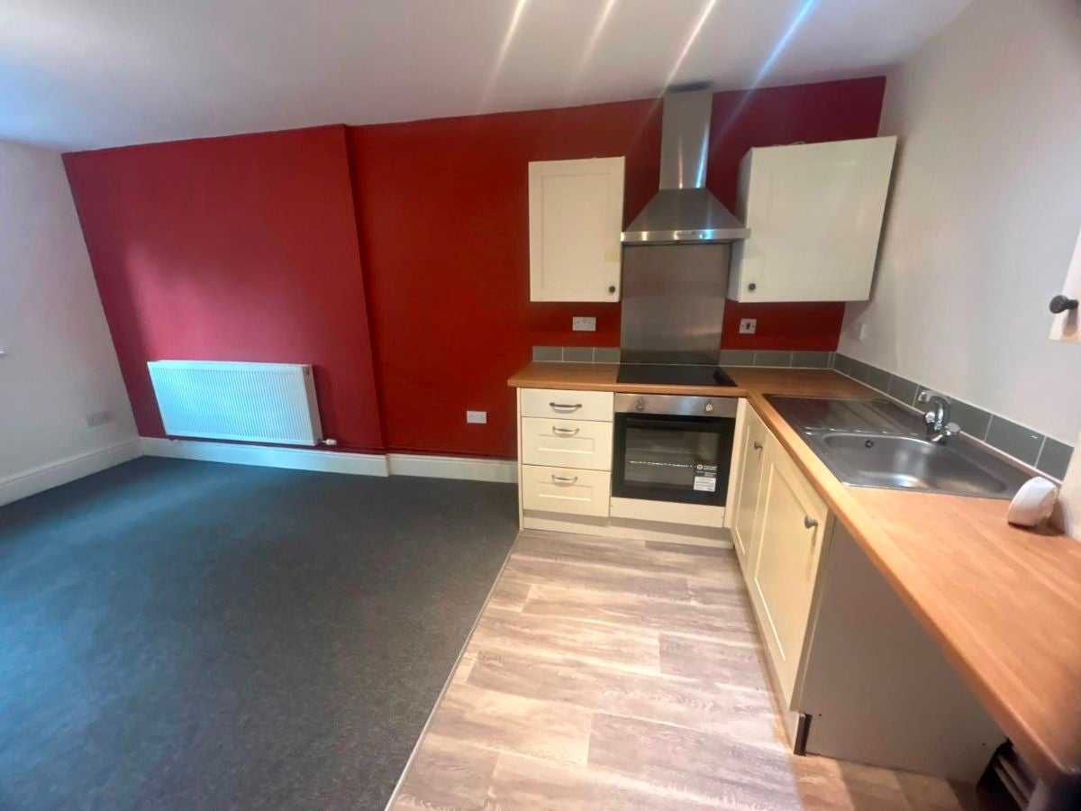 Flat Hainton Avenue in Grimsby