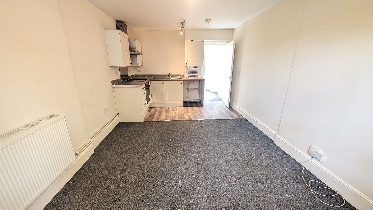 Flat Hainton Avenue in Grimsby