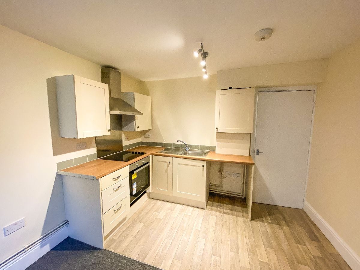 Flat Hainton Avenue in Grimsby