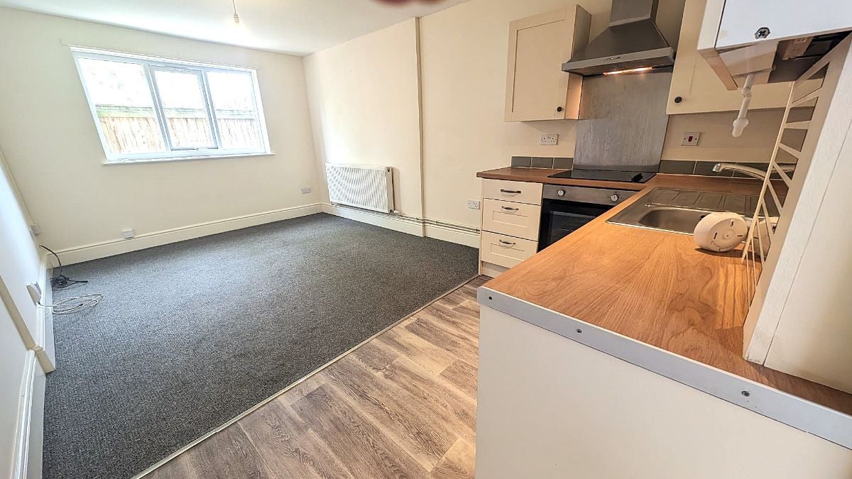 Flat Hainton Avenue in Grimsby