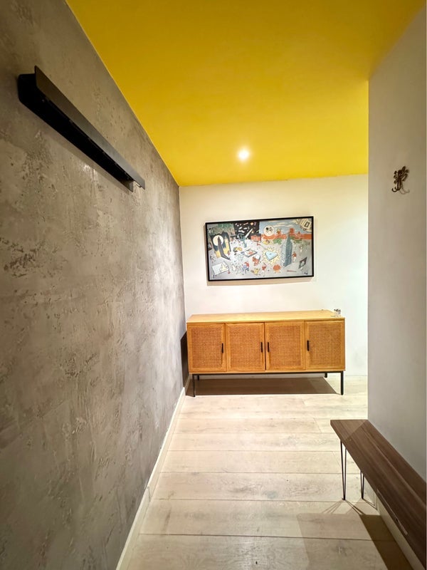 Room Wenlock Road in Greater London