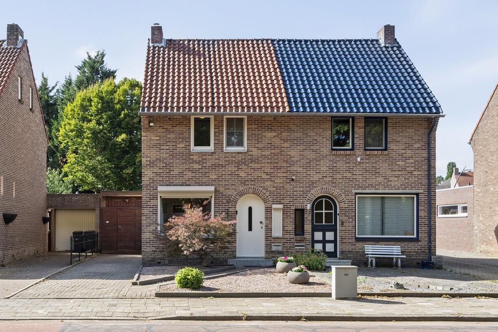 Huis Parkweg 42 in Born