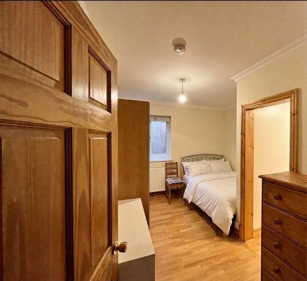 Room Arran Road in Greater London