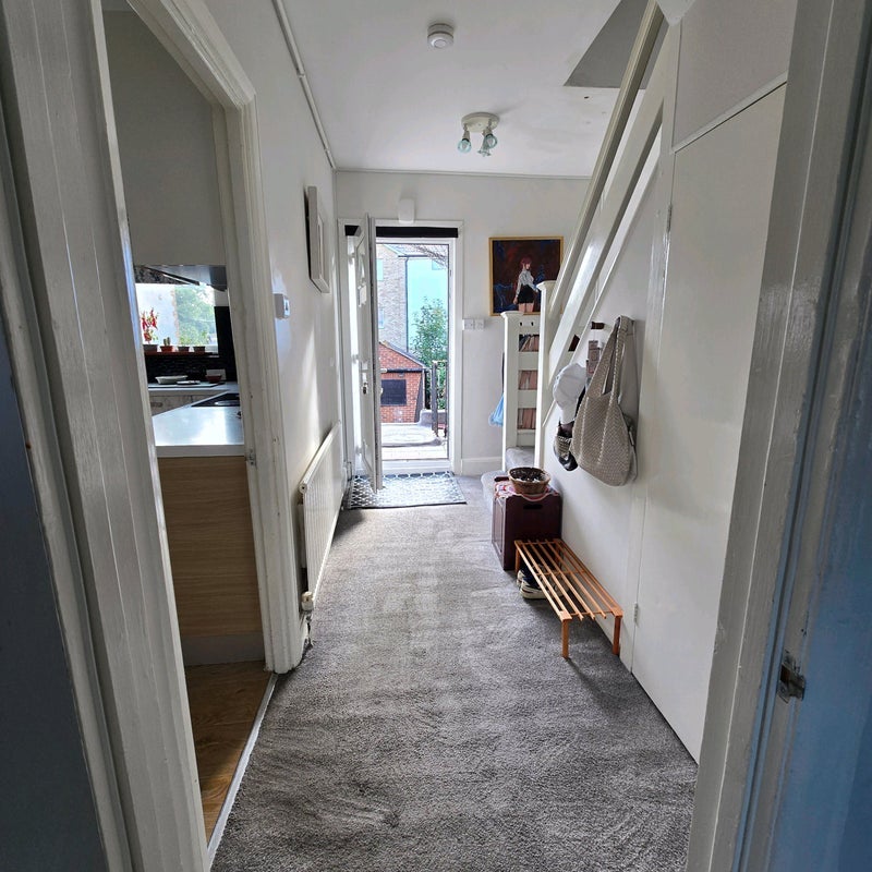 Room High Road in Greater London