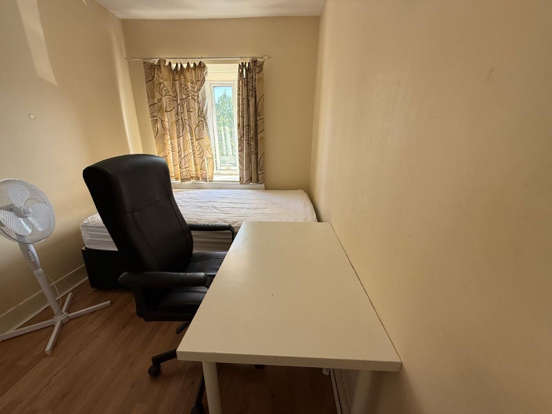 Room Wembley Hill Road in Greater London