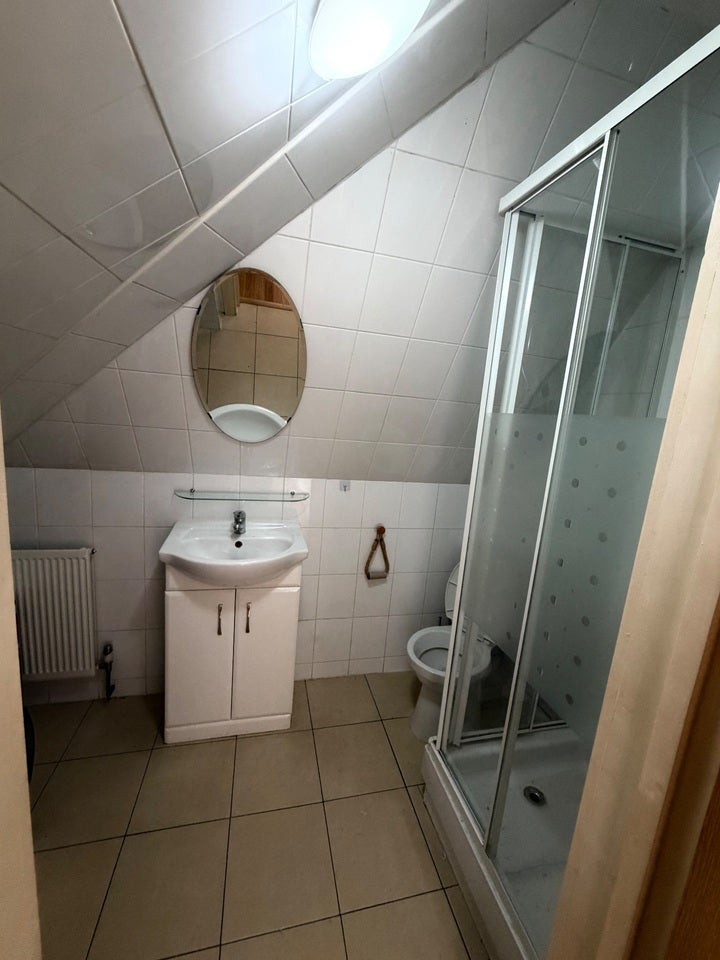 Room Tanfield Avenue in Greater London