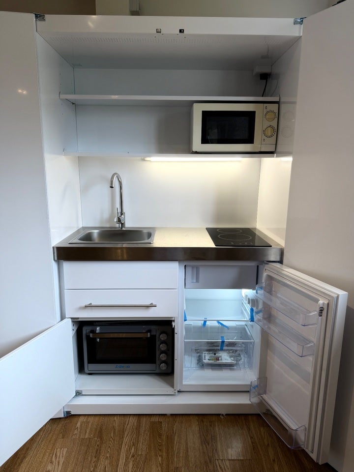 Room Tanfield Avenue in Greater London