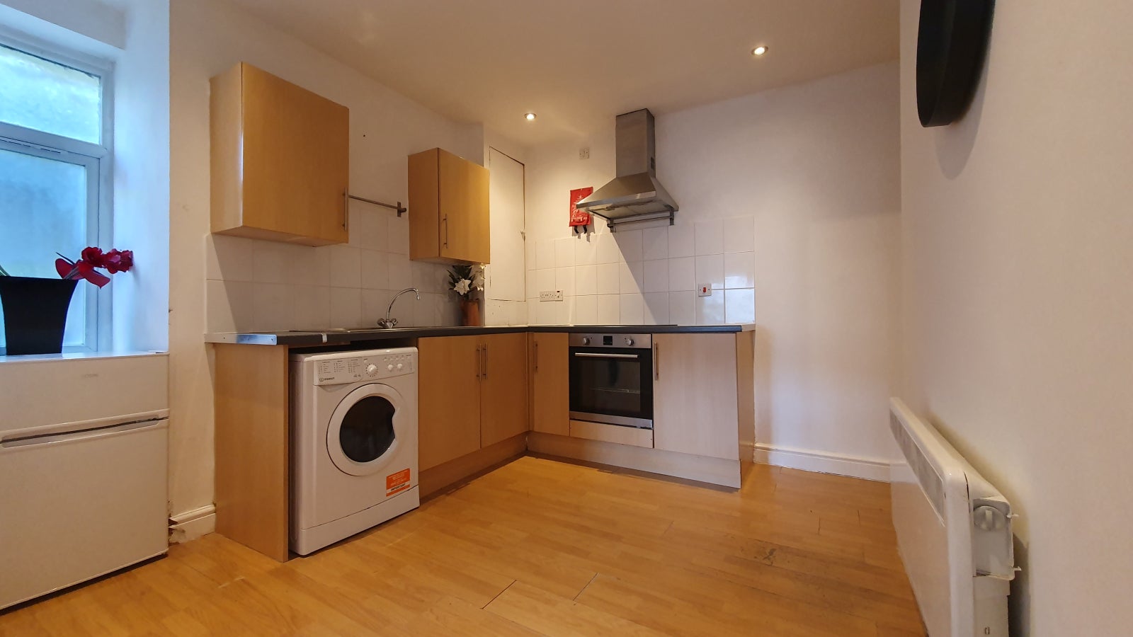 Flat Broadway in Pontypridd