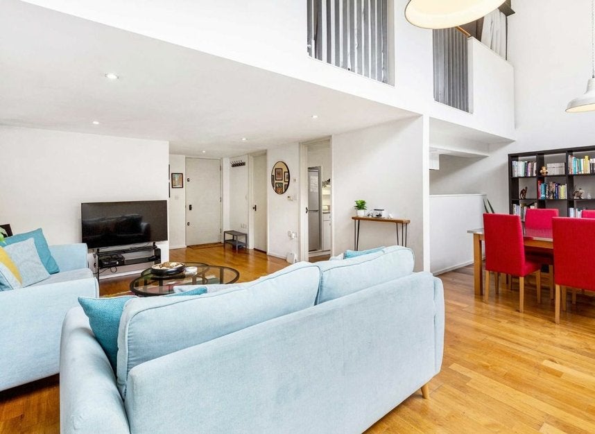 Flat Clark Street in Greater London