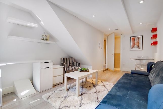 Flat Lithos Road in London