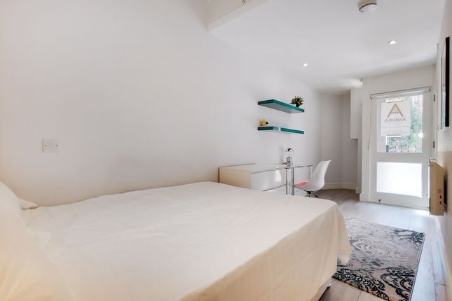 Flat Lithos Road in London
