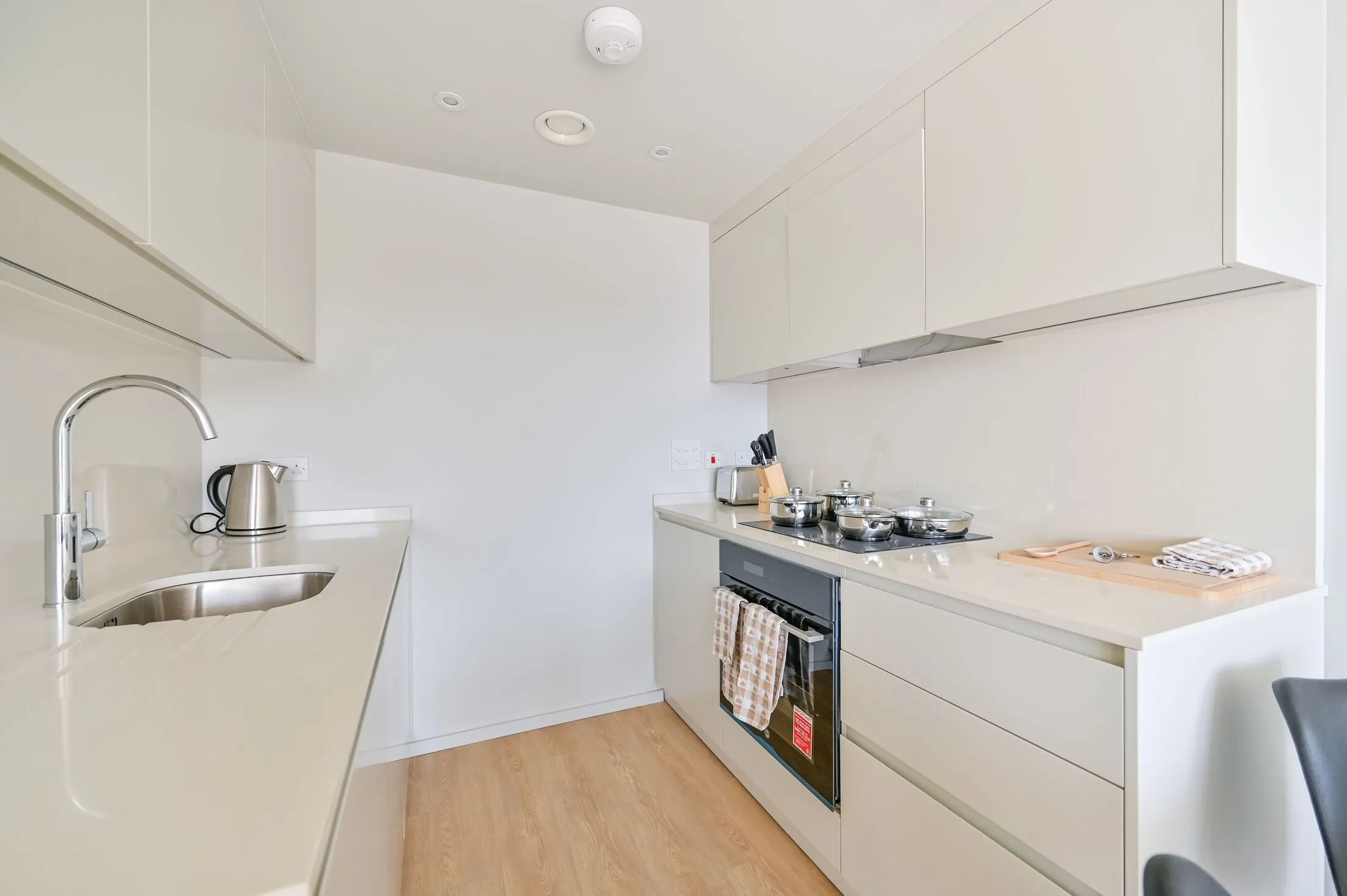 Flat Bath Road in Greater London