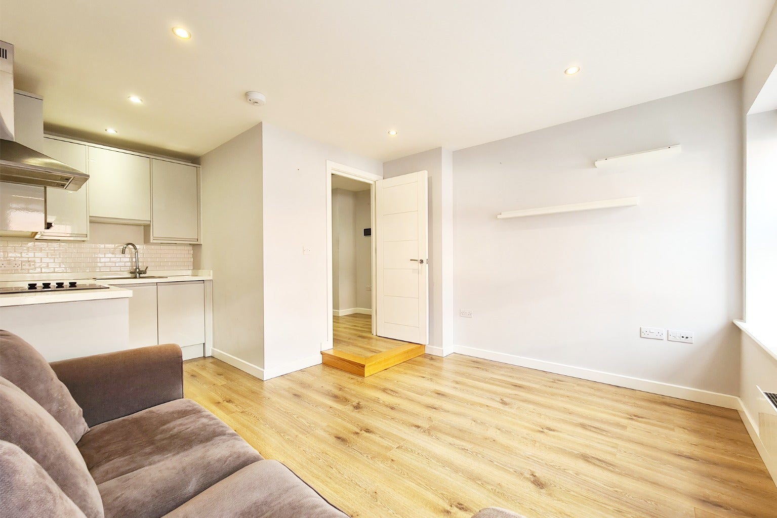 Flat Victoria Road in Rushmoor