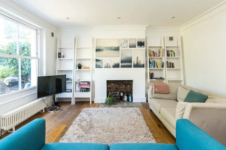 Flat Priory Road in Greater London