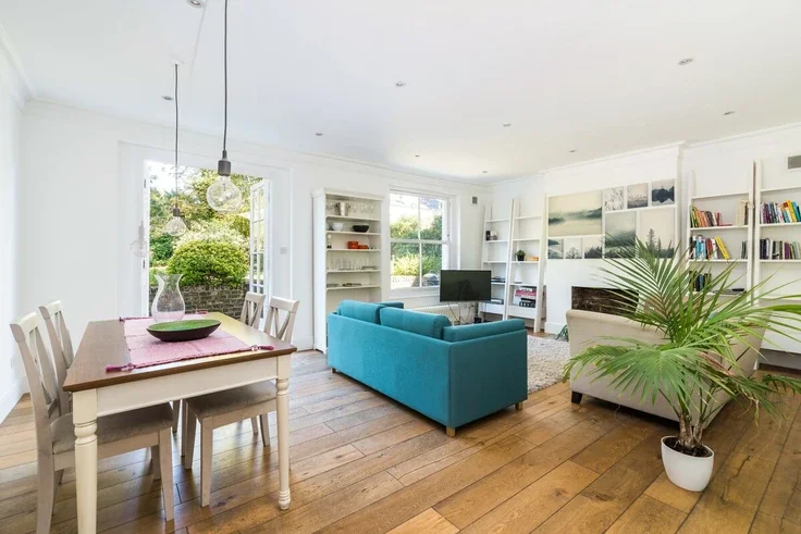 Flat Priory Road in Greater London