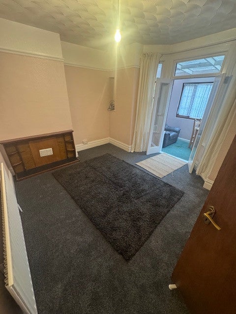 House Russell Rise in Luton