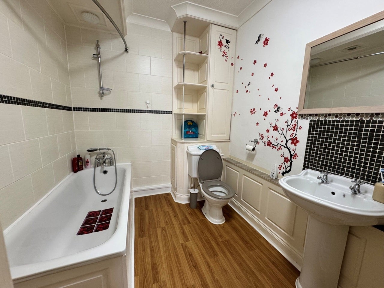 Flat Tyrrel Drive in Southend-on-Sea