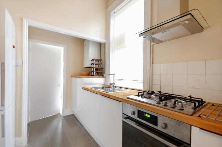 Flat Arcadia Street in Greater London