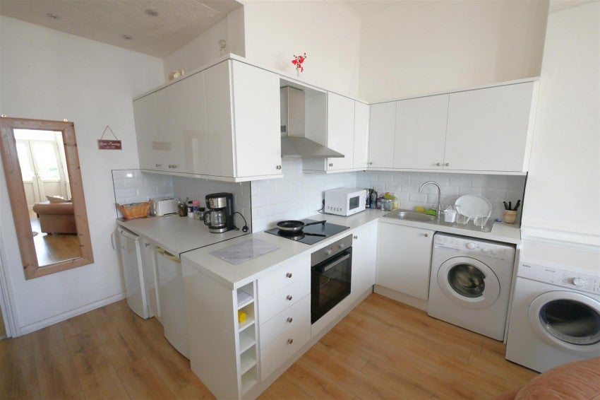 Flat Marine Parade in Worthing