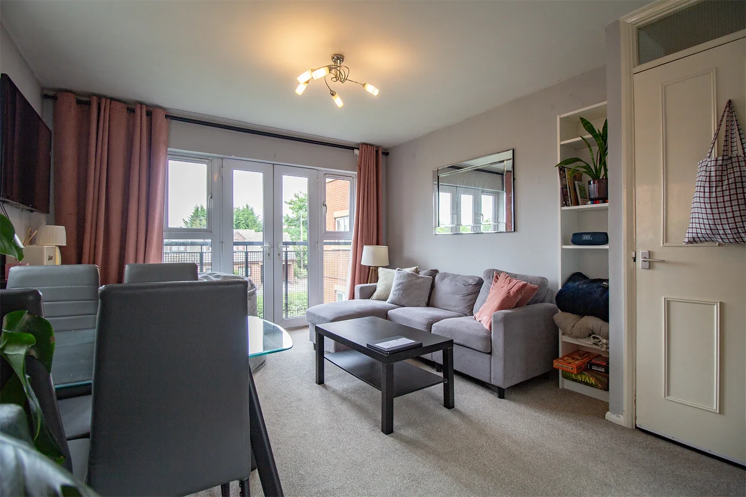 Flat Barnsdale Close in Charnwood