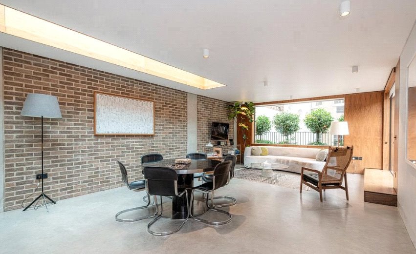 Flat Weymouth Mews in City of Westminster