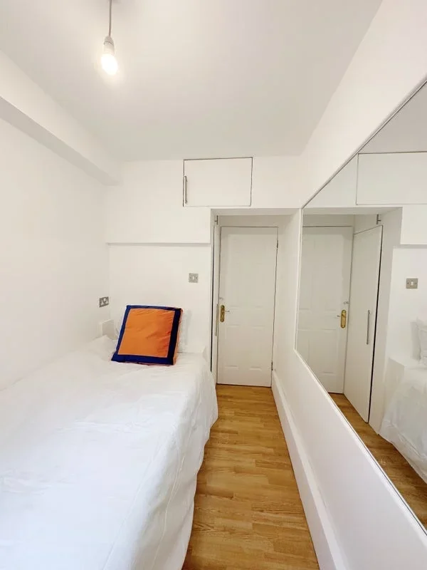 Room Park West Place in City of Westminster
