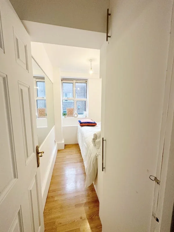 Room Park West Place in City of Westminster