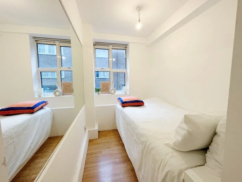 Room Park West Place in City of Westminster