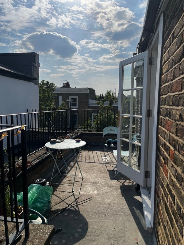 House De Beauvoir Road in Greater London